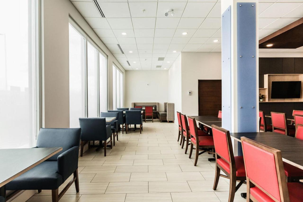 Holiday Inn Express & Suites Edmonton N - St Albert By Ihg Saint Albert Kültér fotó